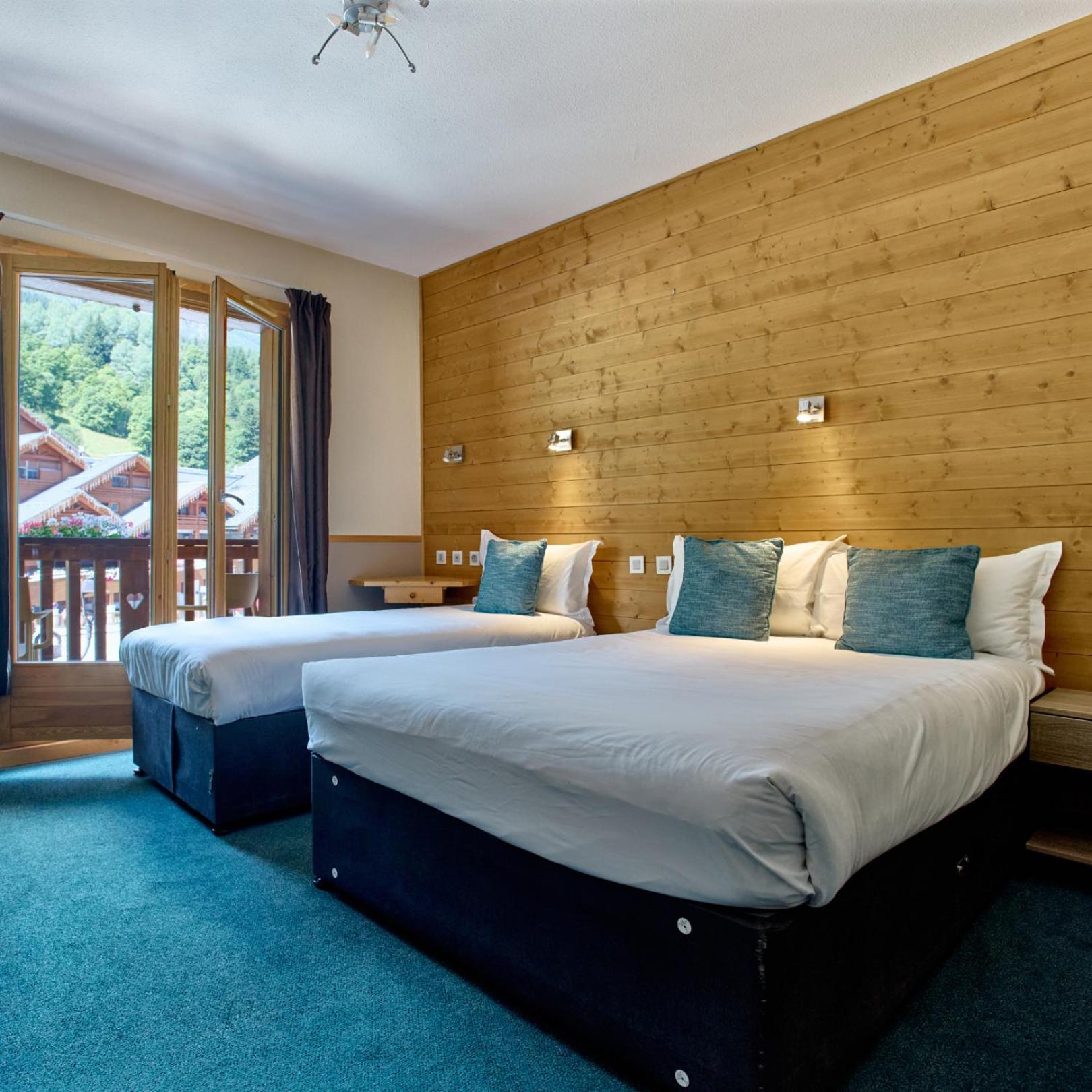 Hotel Les Grangettes เมรีเบล ภายนอก รูปภาพ