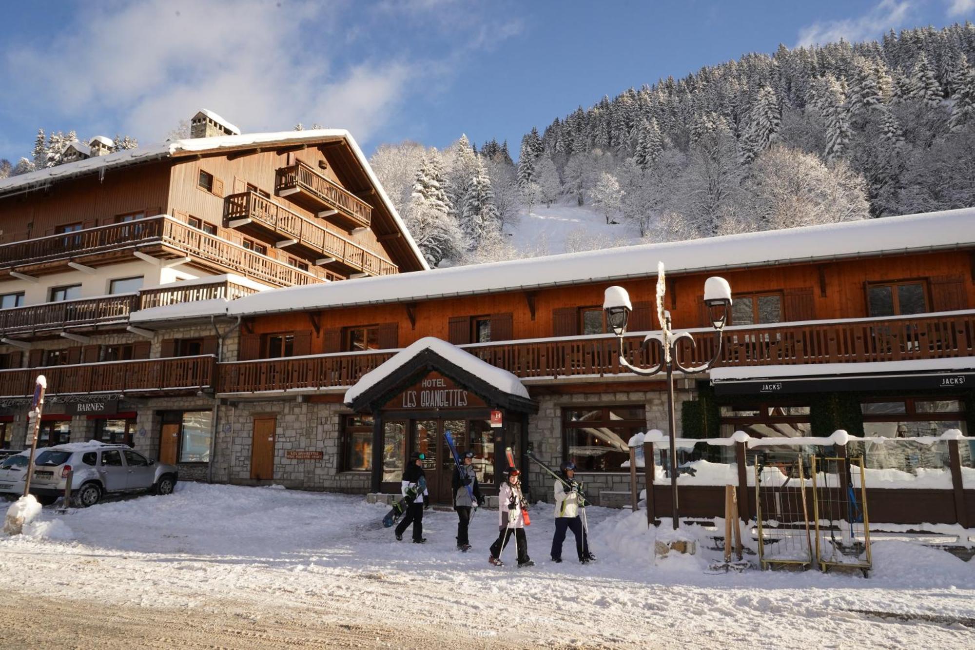 Hotel Les Grangettes เมรีเบล ภายนอก รูปภาพ