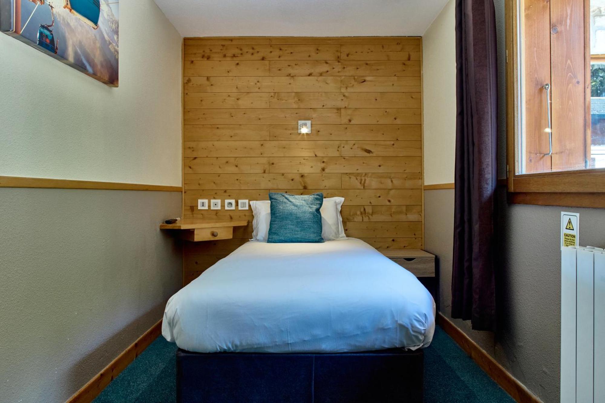 Hotel Les Grangettes เมรีเบล ภายนอก รูปภาพ